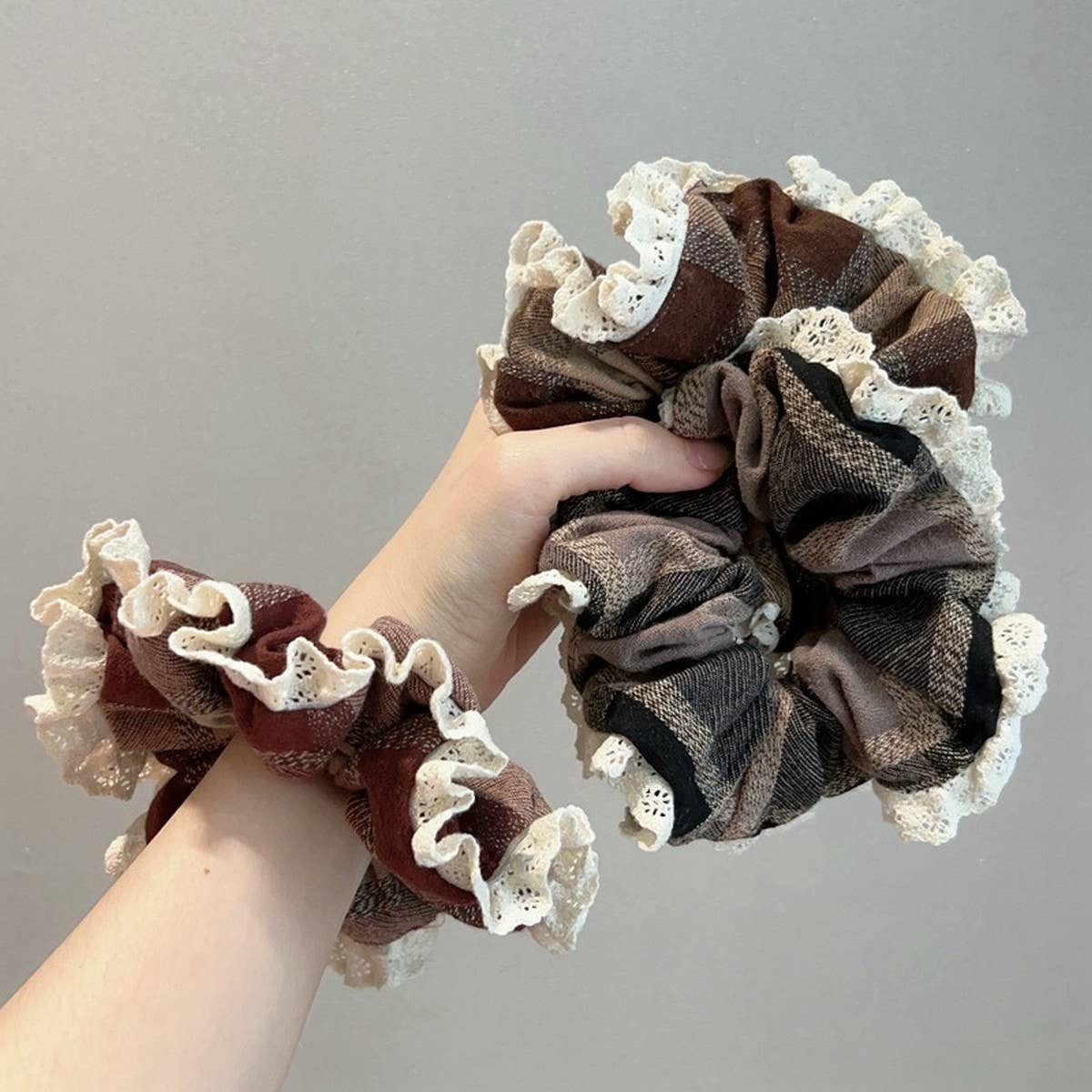 GENTLE RETRO PLAID LARGE COLO HAIR SCRUNCHIES_CWAHA2824