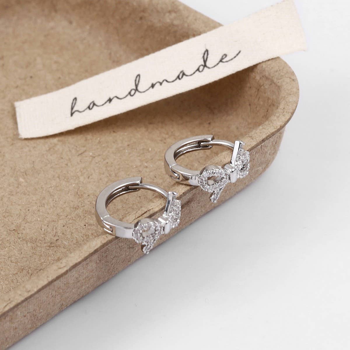 MICRO INLAID ZIRCONIA BOWKNOT TEMPERAMENT EARRINGS_CWAJE2996