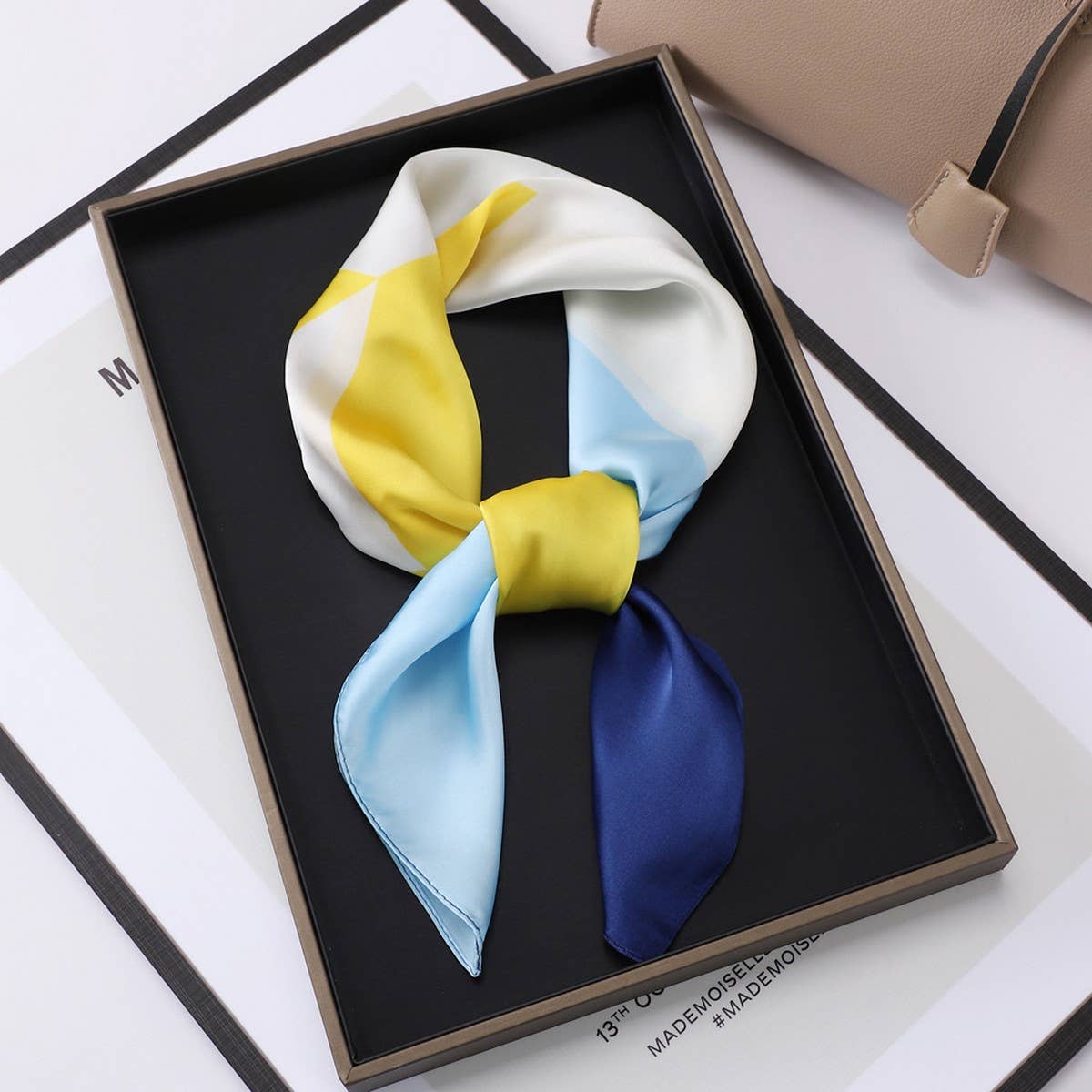 Vintage Letter Print Satin Square Scarf For Women_Cwasc0809