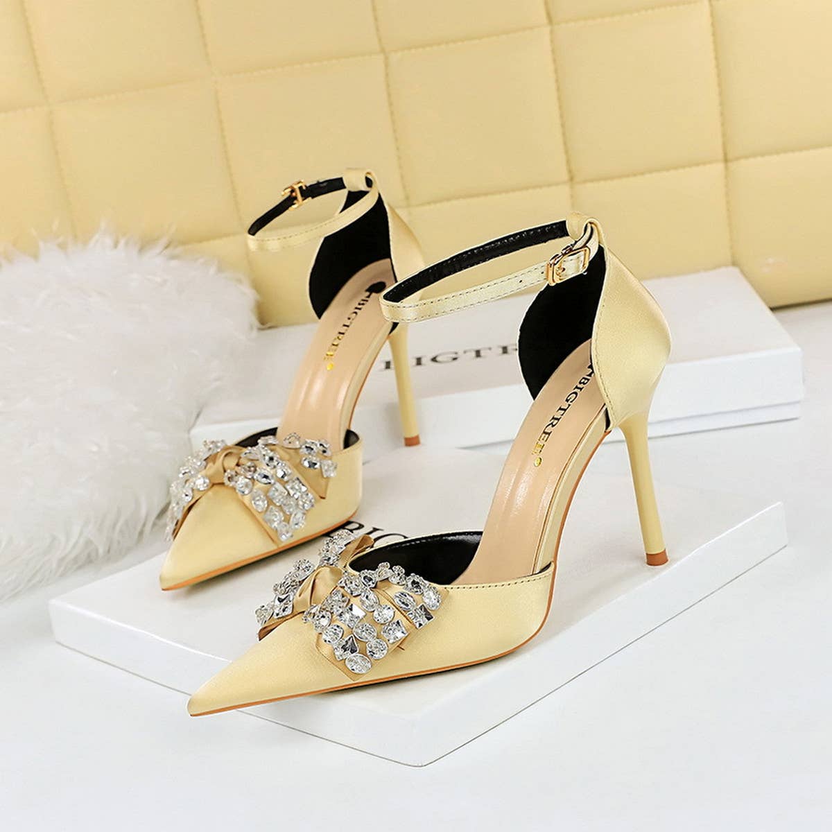 Women Retro Rhinestone Hollow Strap High Heels