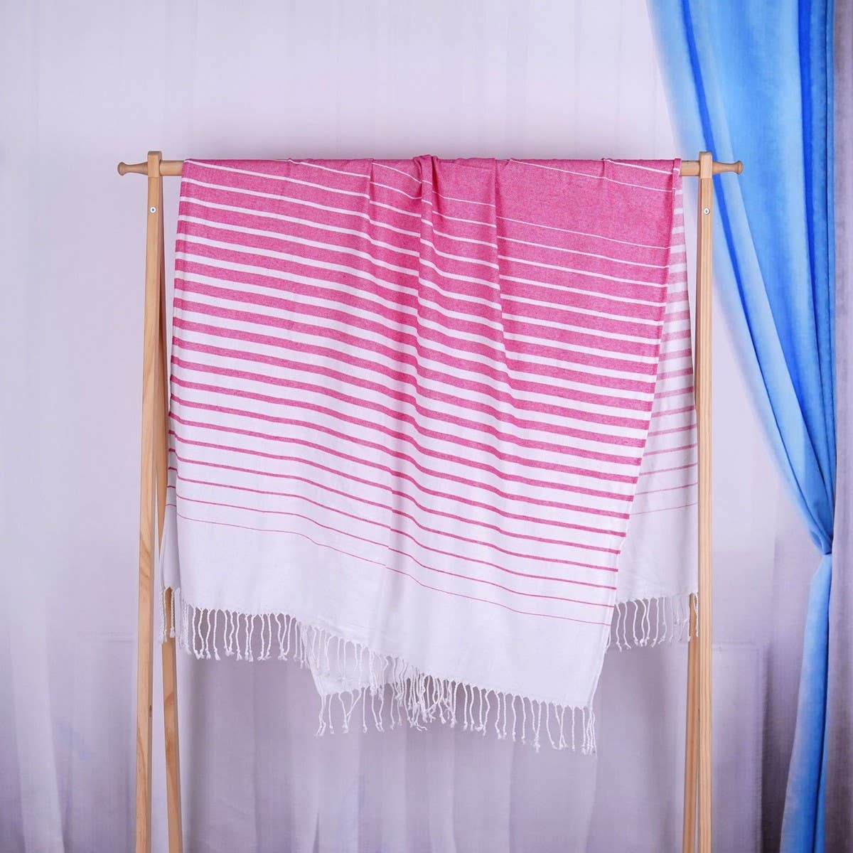 OMBRE TASSEL WOVEN BEACH TOWEL FOR TRAVEL COUPLES_CWMM7671