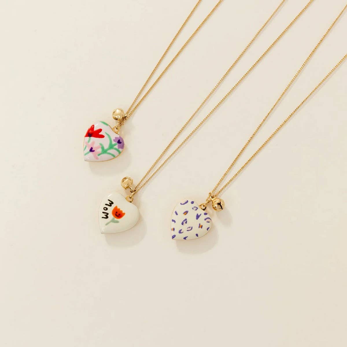 HEART LOCKET OVAL PHOTO NECKLACE GOLD PLATED_CWMM3919