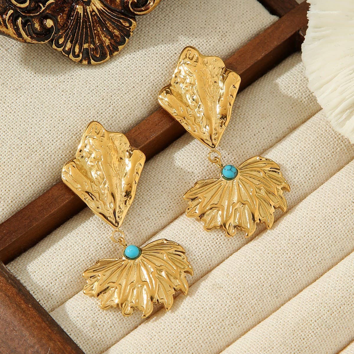 HOLLOW EARRINGS BUTTERFLY LEAF TEMPERAMENT EARRINGS_CWMM3660