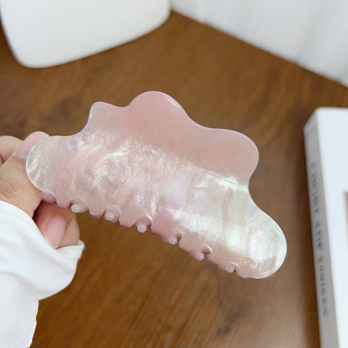 ELEGANT CLOUD ACRYLIC HAIR CLAW CHIC PONYTAIL CLIP_CWAHA1593