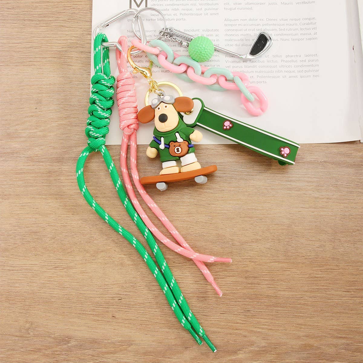 CUTE CARTOON SKATEBOARD BULLDOG KEYCHAIN CHARM_CWMM7564