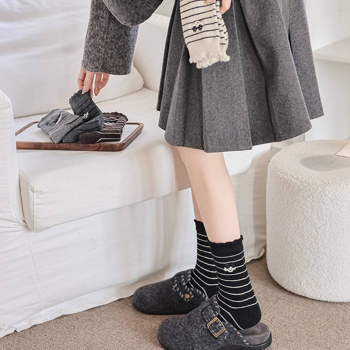 Cute Puppy Wool Slouchy Crew Socks Ins_Cwms03361