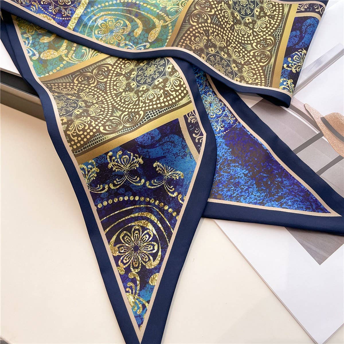 RETRO PRINTED DOUBLE LAYER NARROW SILK HEAD SCARF_CWASC1536