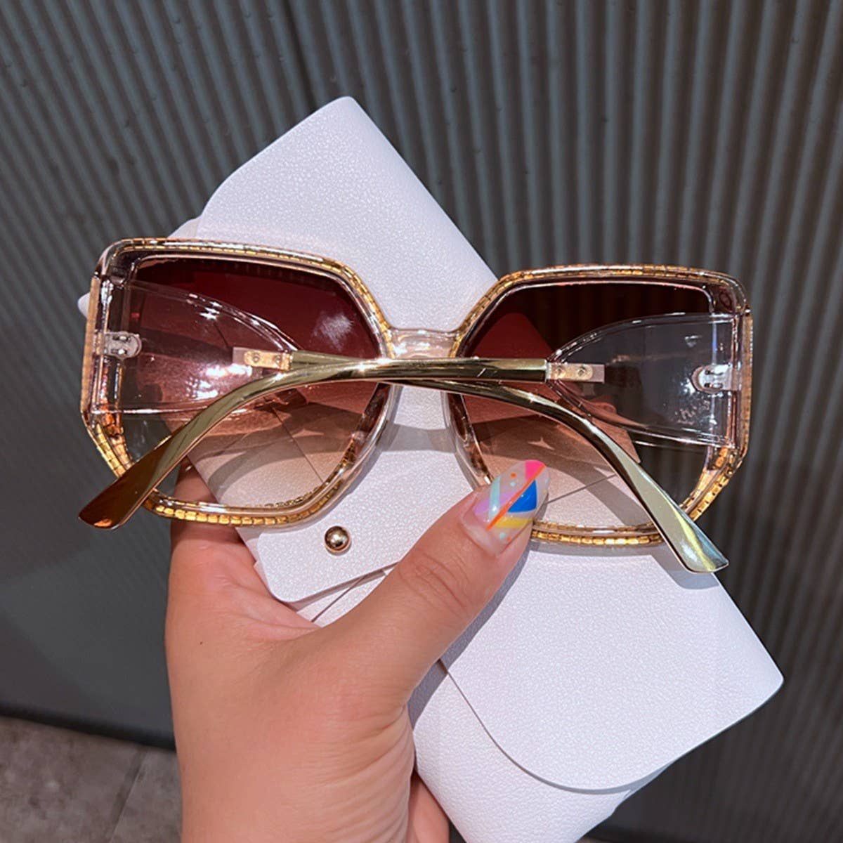 FASHIONABLE LARGE SQUARE FRAME SUNGLASSES_CWASG0819