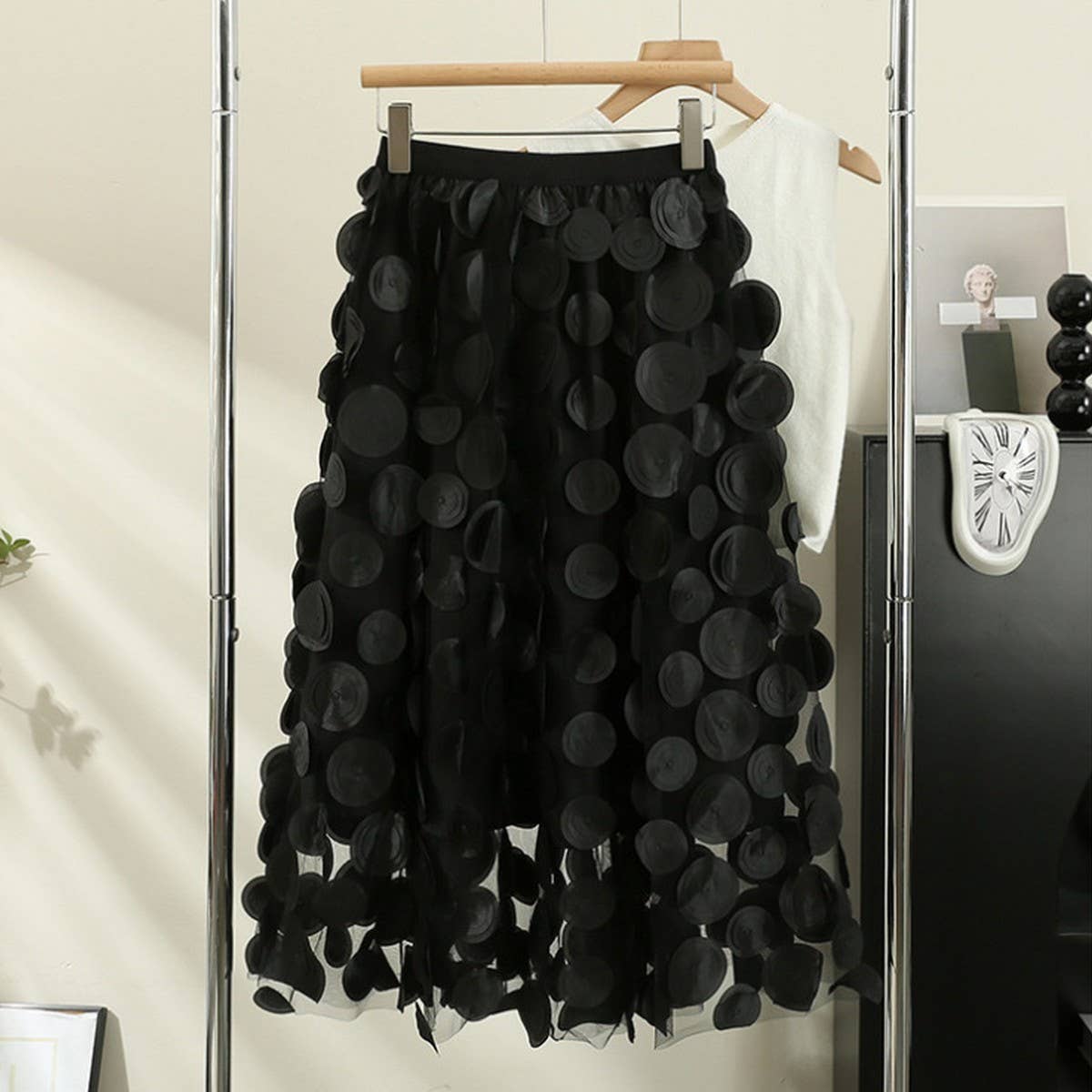 THREE DIMENSIONAL FLORAL TULLE MESH SKIRT_CWBLS0395