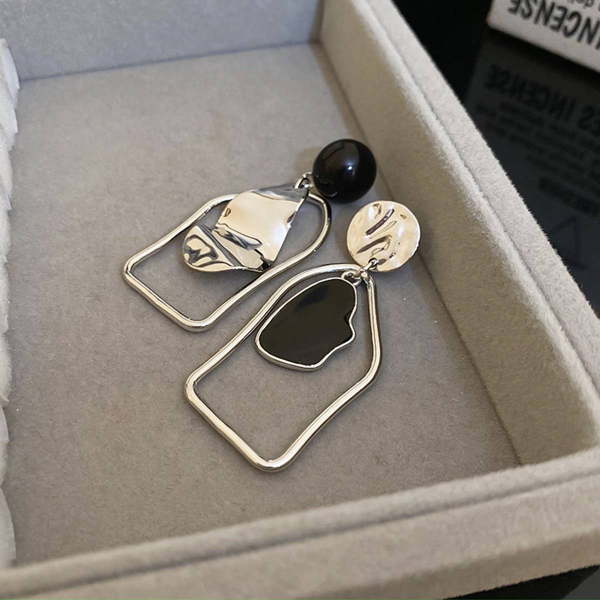 FOLDED GEOMETRIC ASYMMETRIC EARRINGS_CWAJE2067