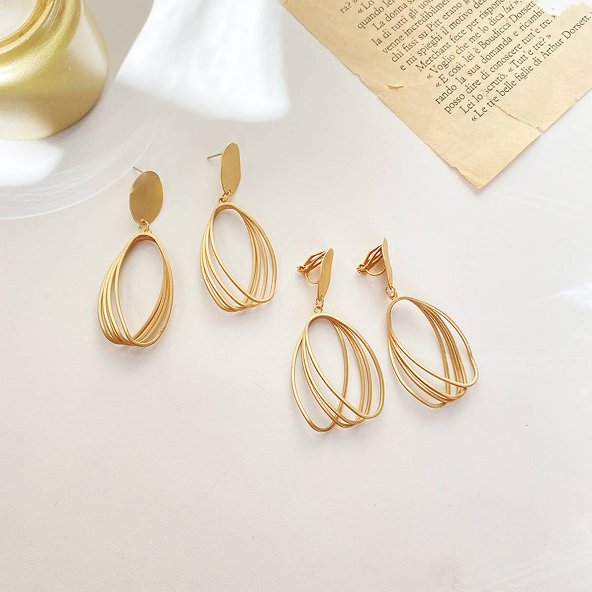 FASHIONABLE MATTE GOLD HOLLOW EARRINGS_CWAJE1630