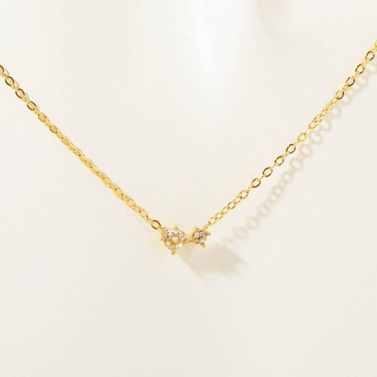 RETRO LITERARY DECEMBER COLORED ZIRCON NECKLACE_CWMM5668