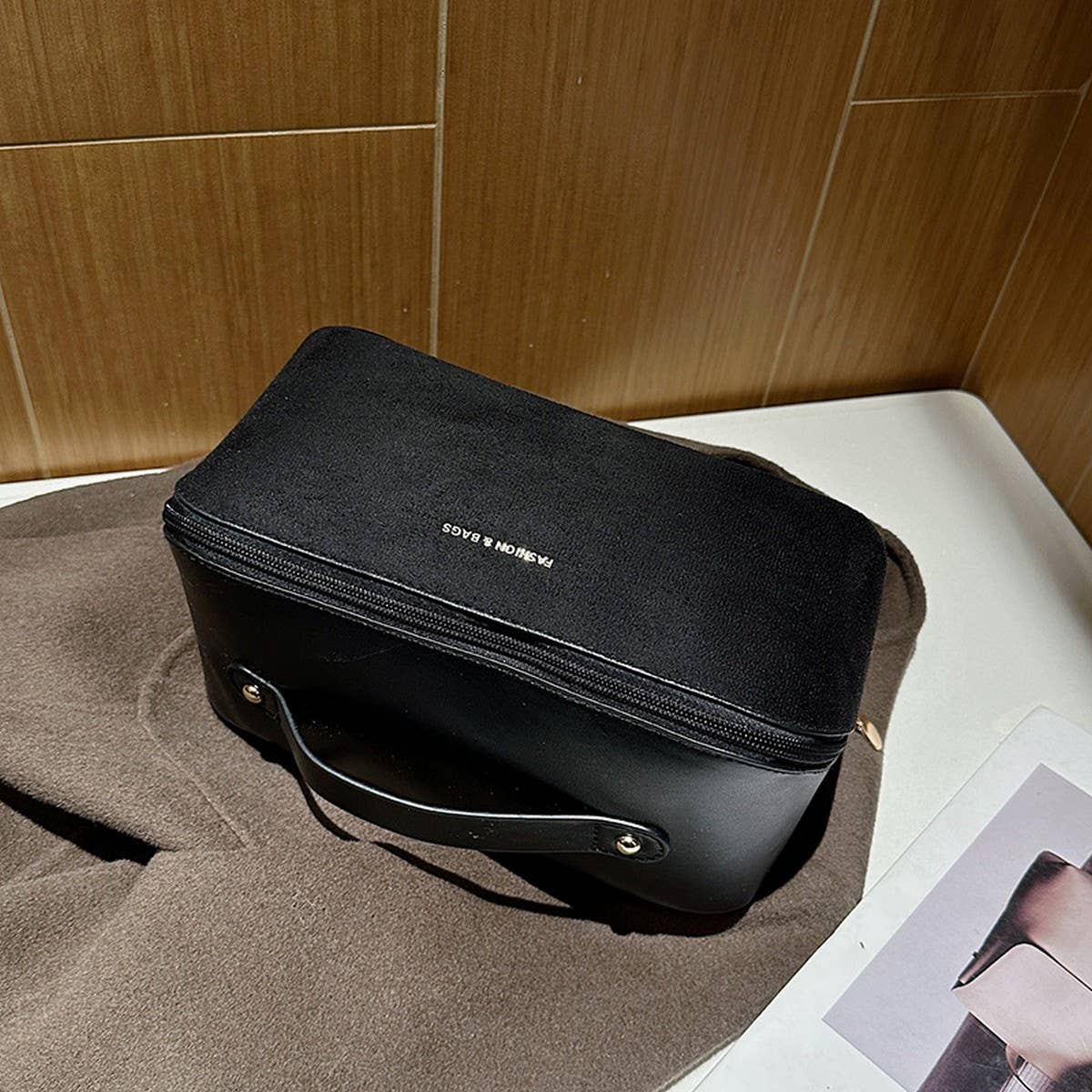 PORTABLE LARGE CAPACITY FLAT LAY COSMETIC BAG_CWAB4373