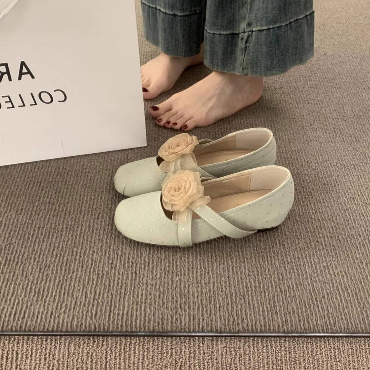 FLORAL WEDGE ROUND TOE CROSS STRAP MARY JANES_CWSHF0124