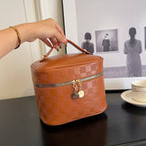 HIGH VALUE FASHIONABLE PORTABLE COSMETIC BAG_CWAB4460