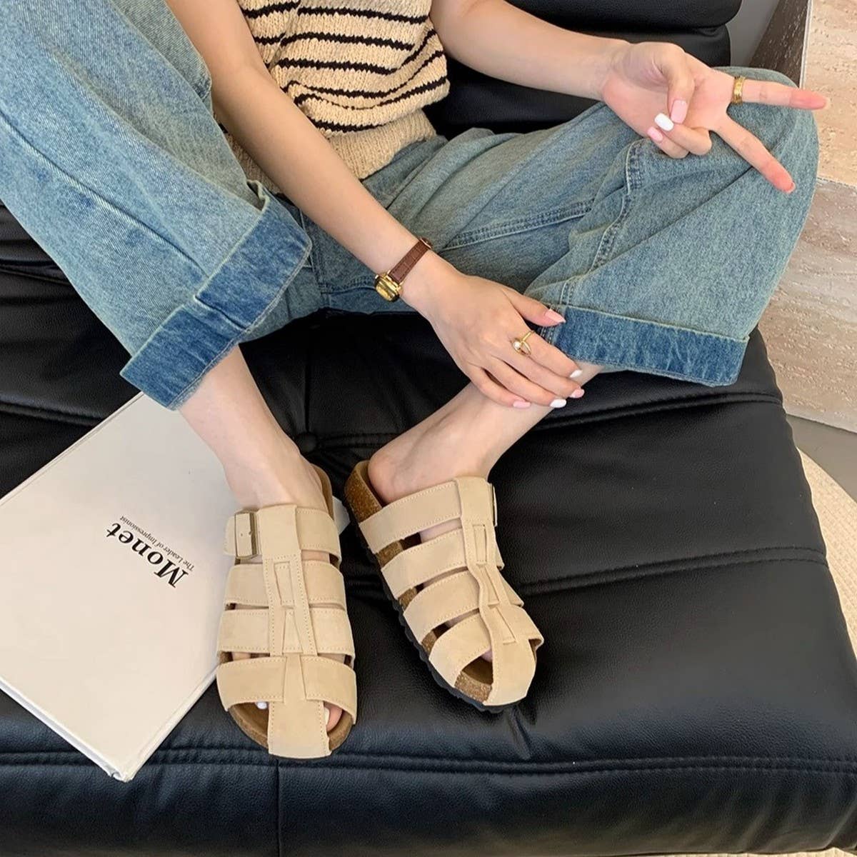 LEATHER CLOSED TOE SLIP ON FLAT MULE SANDALS_CWSHF0151