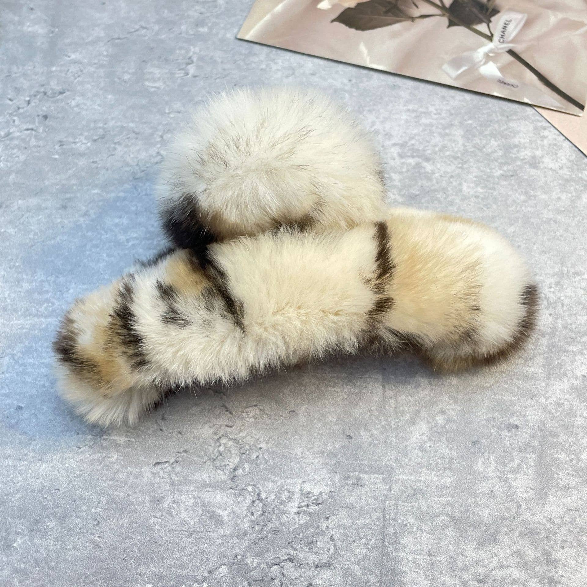 REX RABBIT FUR CLAWS ELEGANT MIXED COLOR CLIPS_CWASC1591