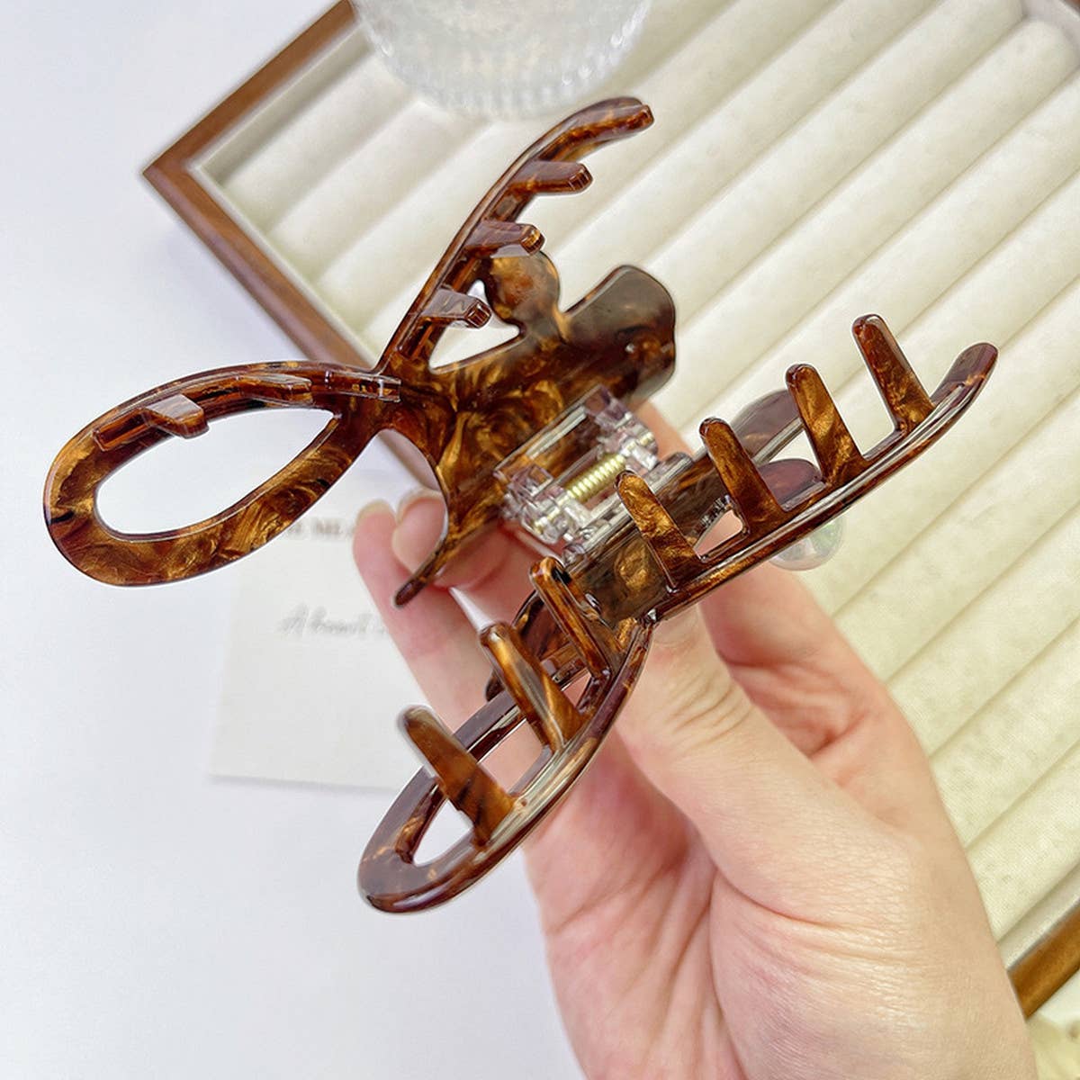 GINKGO LEAF PEARL HAIR CLAW ELEGANT FRENCH CLIP_CWAHA1347