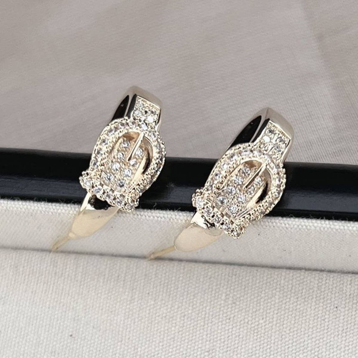 LIGHT LUXURY ZIRCON C SHAPED EARRINGS_CWAJE1417