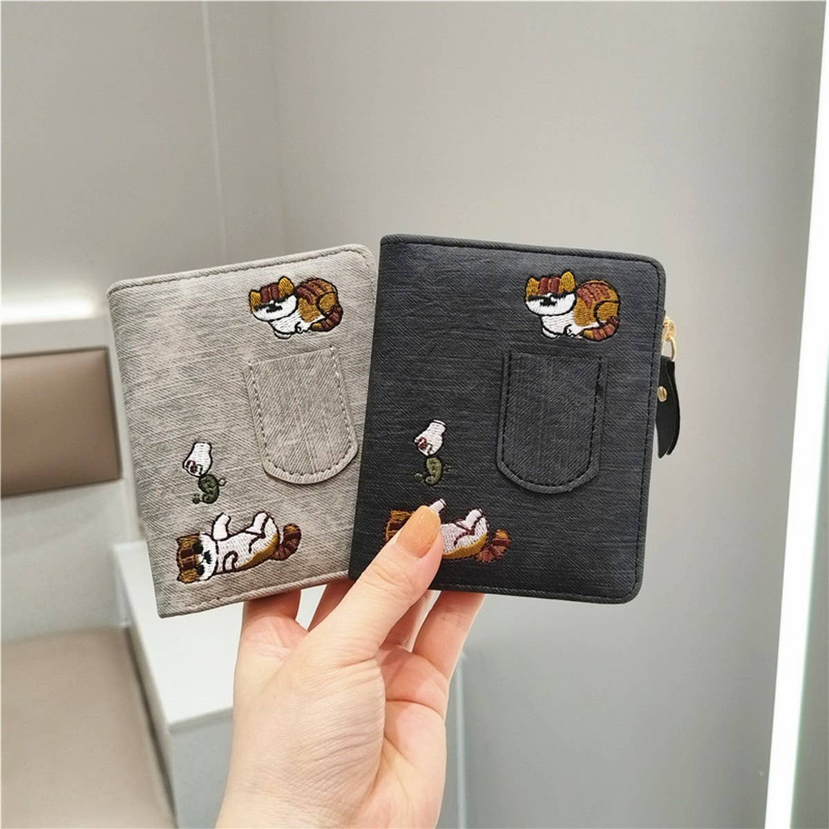 NEW RETRO EMBROIDERED CAT SHORT WALLET_CWAB2569
