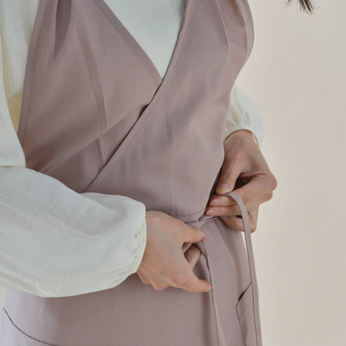 FRENCH DRESS STYLE LINEN APRONS WITH POCKETS_CWMM3305