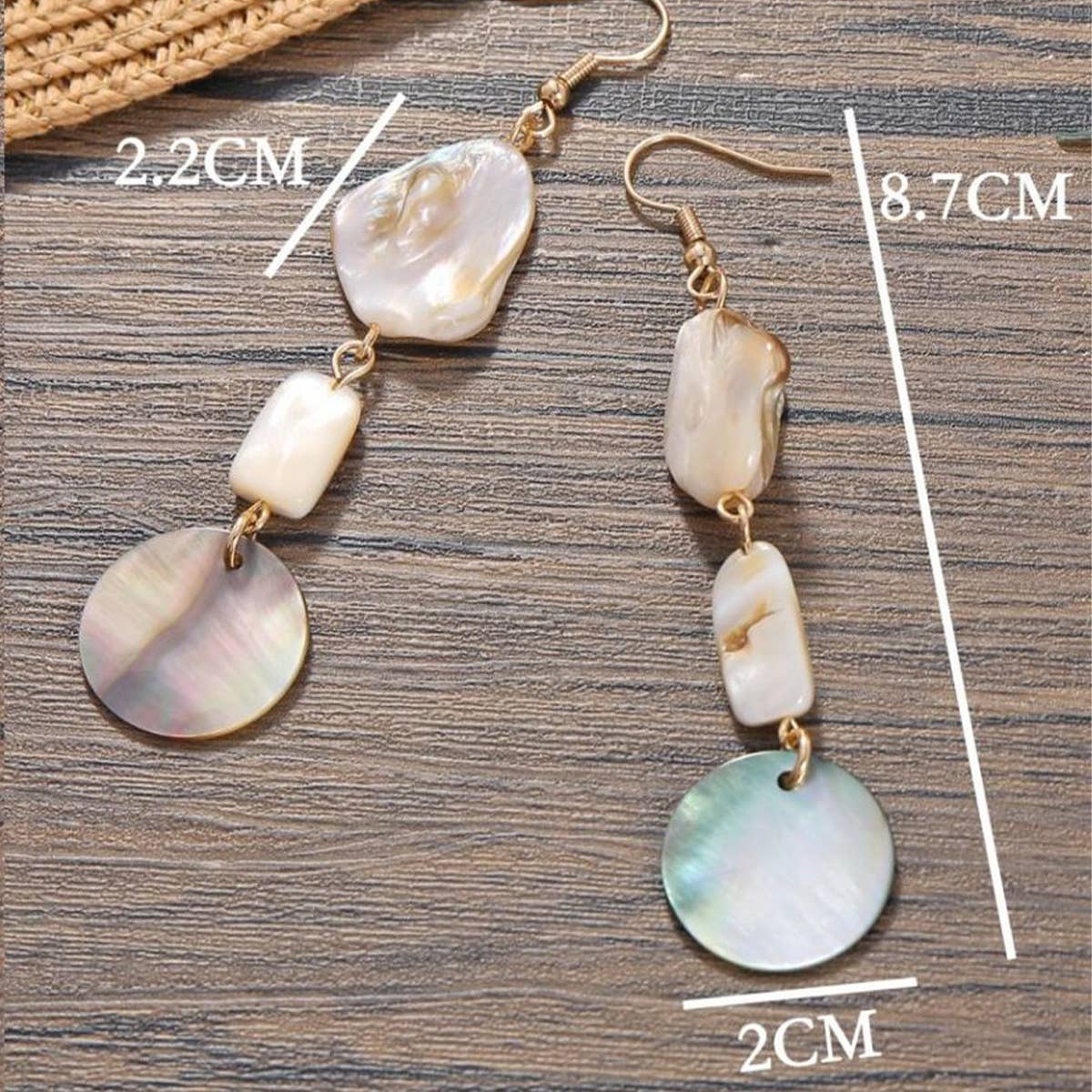 NEW SHELL BEADED PENDANT EARRINGS_CWAJE1555