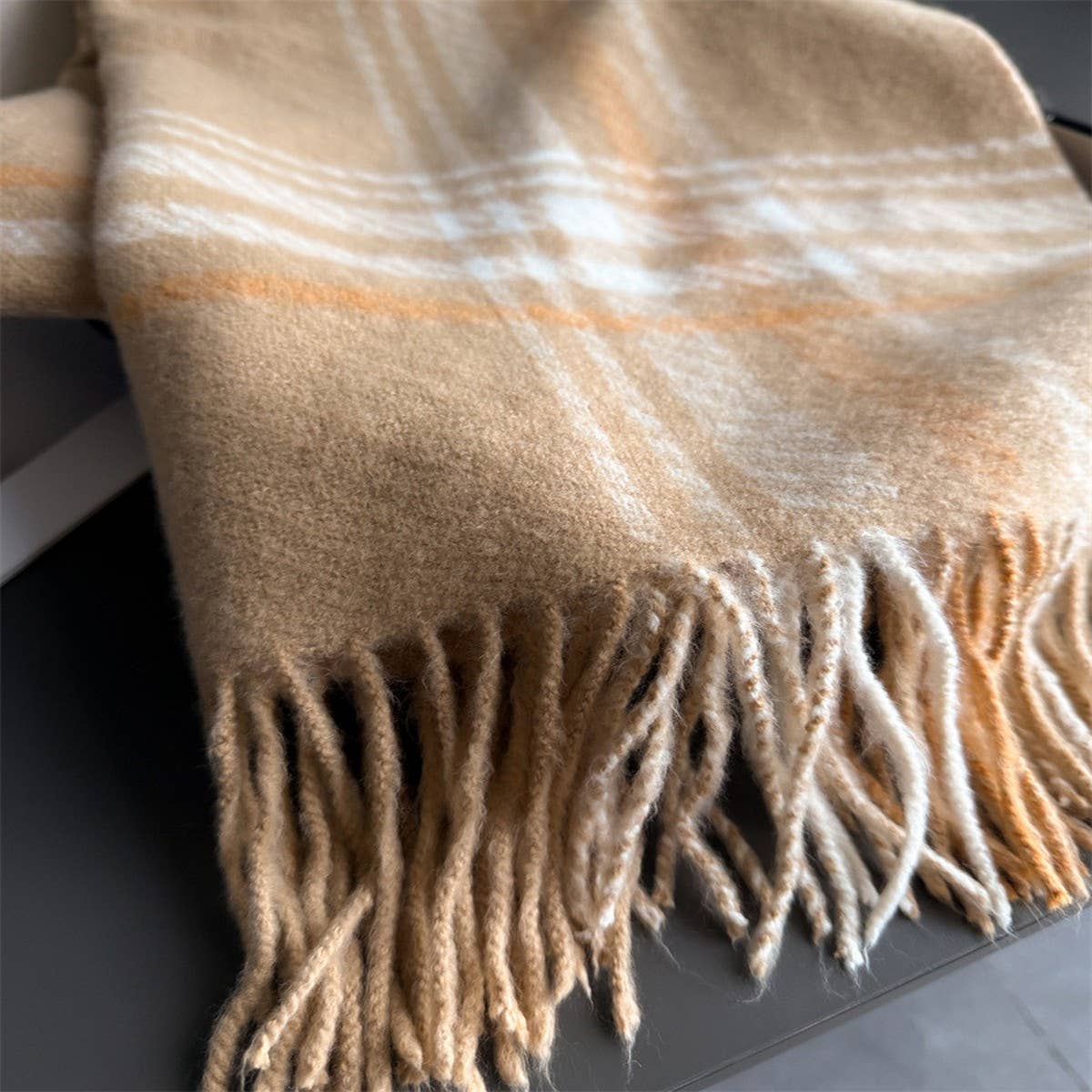 Minimal Plaid Soft Cashmere Feel Winter Scarf_Cwasc03246