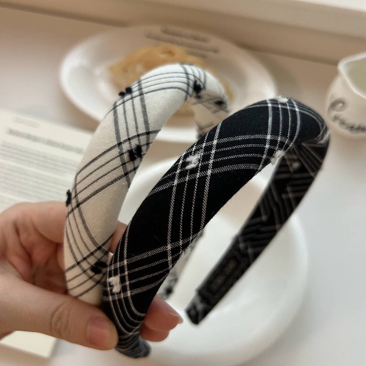 NEW RETRO BLACK AND WHITE PLAID HEADBAND_CWAHA2860