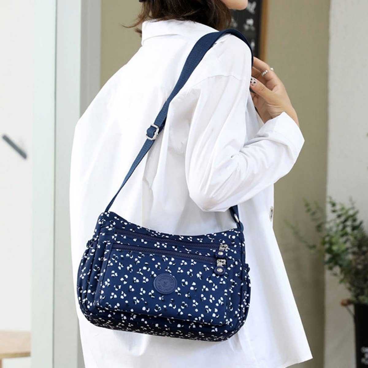 SIMPLE AND ELEGANT NYLON CROSSBODY SHOULDER BAG_CWASC1748