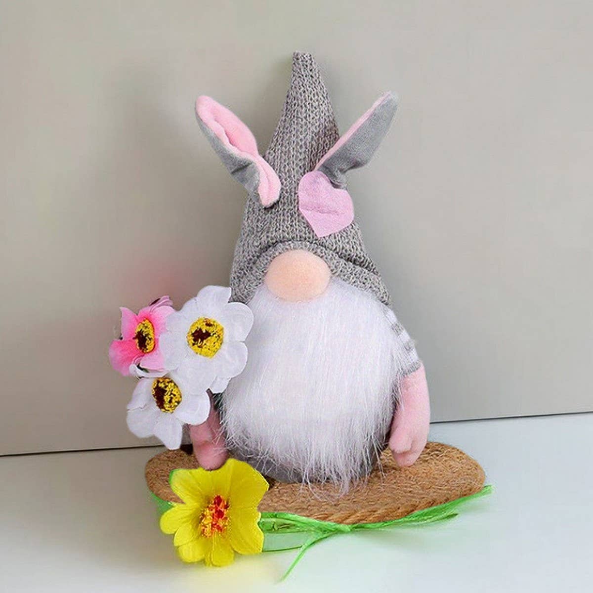 EASTER BUNNY GNOME HOLDING A BOUQUET OF FLOWERS_CWMM3481
