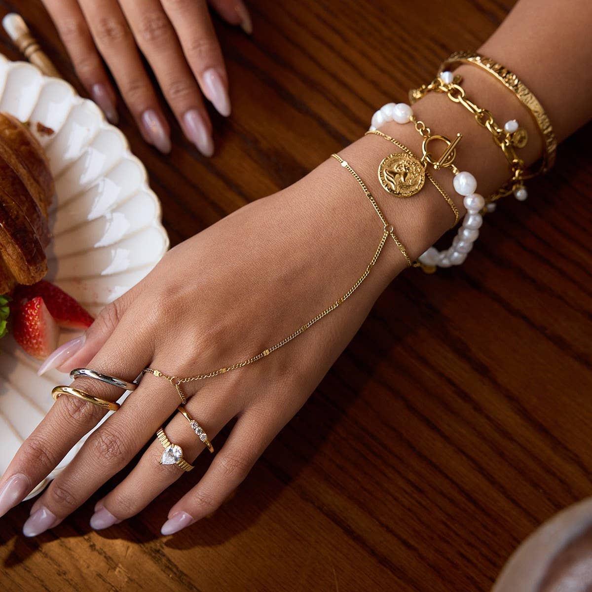 18K GOLD FRESHWATER PEARL BRACELET CHIC DESIGN_CWAJE4697