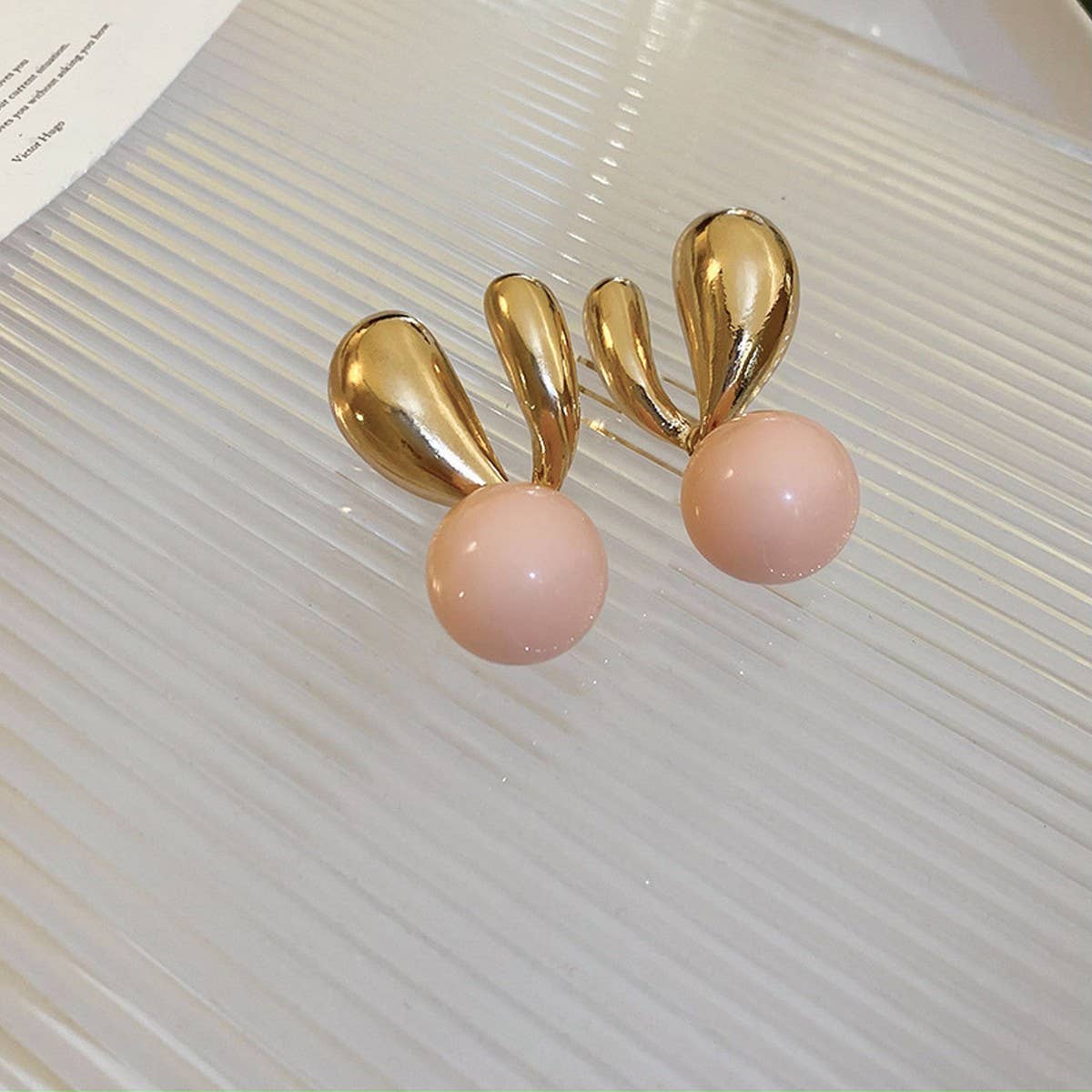 SMALL FRESH PINK LOVE EARRINGS_CWAJE2058