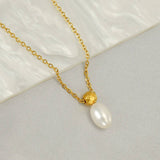 STAINLESS STEEL PLATED 18K GOLD PEARL NECKLACE_CWAJE0696
