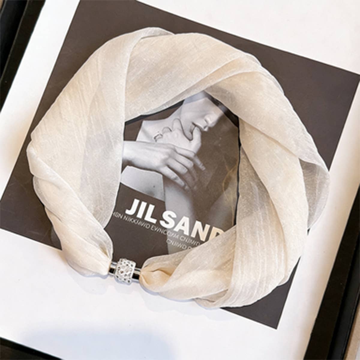 White Pearl Magnetic Skinny Silk Scarf_Cwasc03936