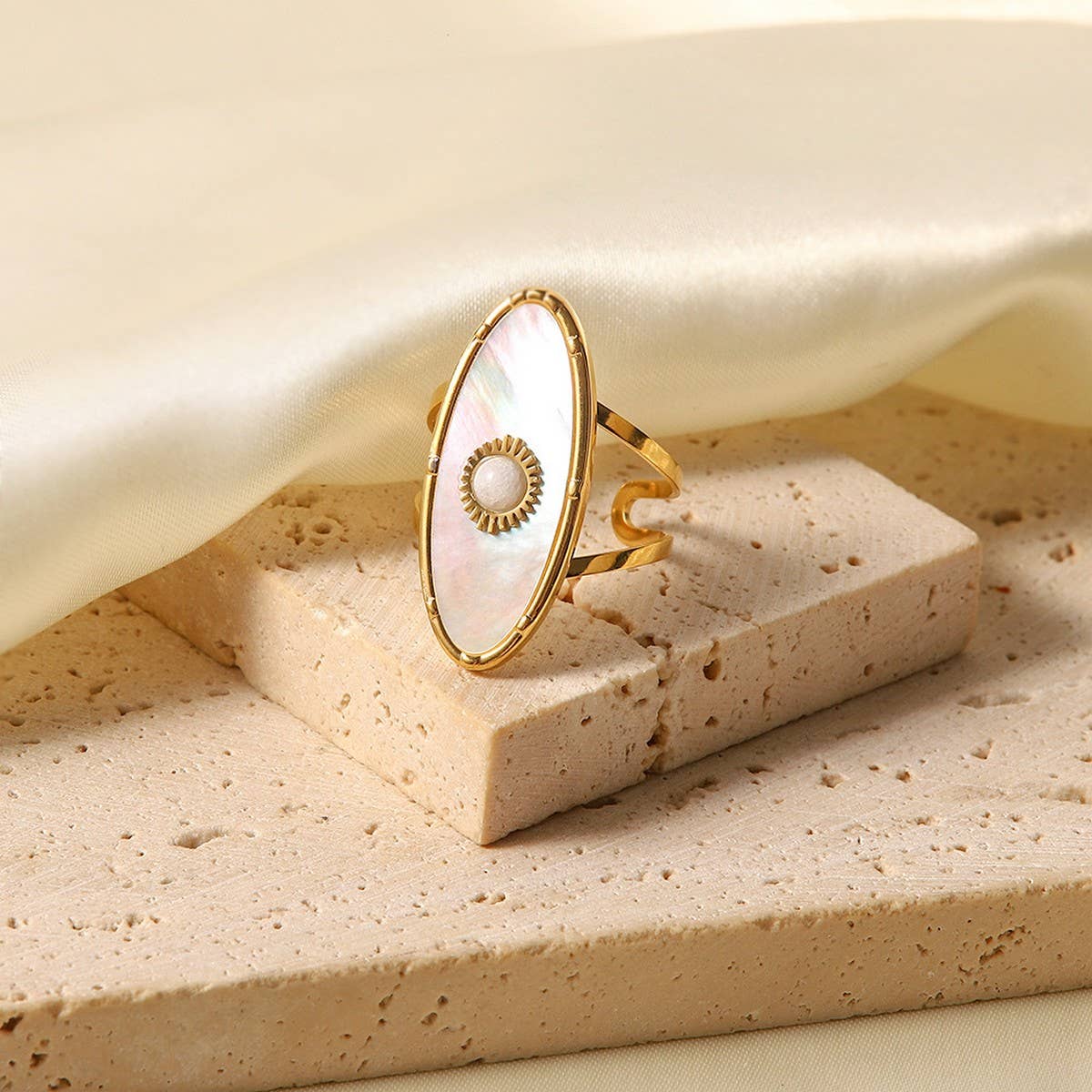 18K GOLD STAINLESS STEEL OVAL PEARL SHELL RING_CWAJE1246