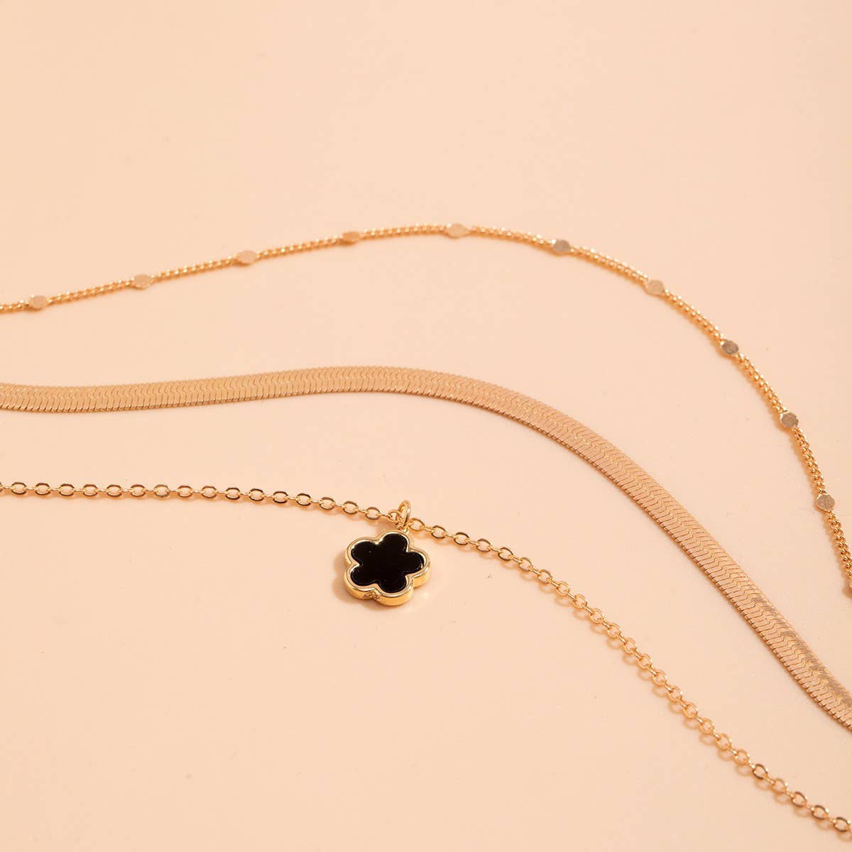 FIVE LEAF GRASS COLORFUL SNAKE BONE CHAIN NECKLACE_CWAJE1162