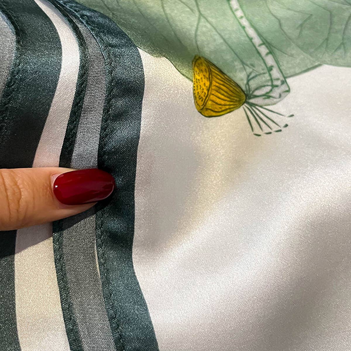 SILK CAMELLIA SCARF VERSATILE SUN PROTECTION_CWASC0545