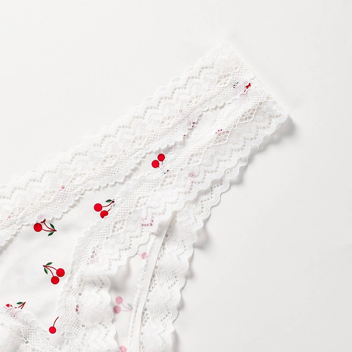 LIGHTWEIGHT BREATHABLE LACE THONG UNDERWEAR_CWMU0161