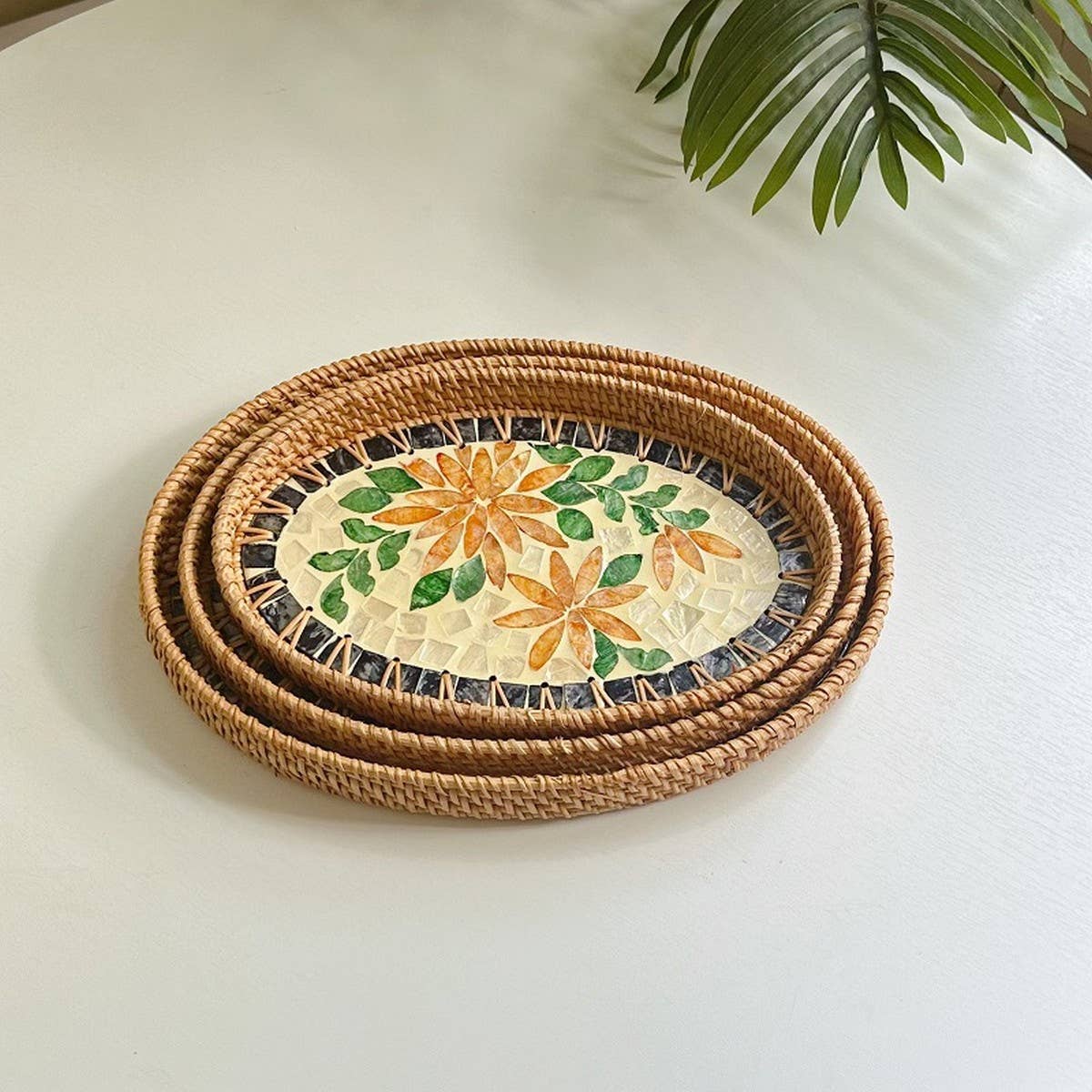 RATTAN SHELL ROUND PLATE THREE PIECE SET_CWMM4496
