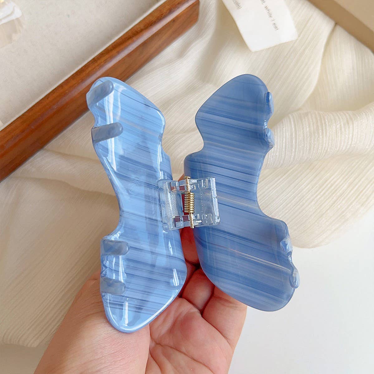 SIMPLE ACETATE HAIR CLAW FRENCH STYLE SHARK CLIP_CWAHA2639