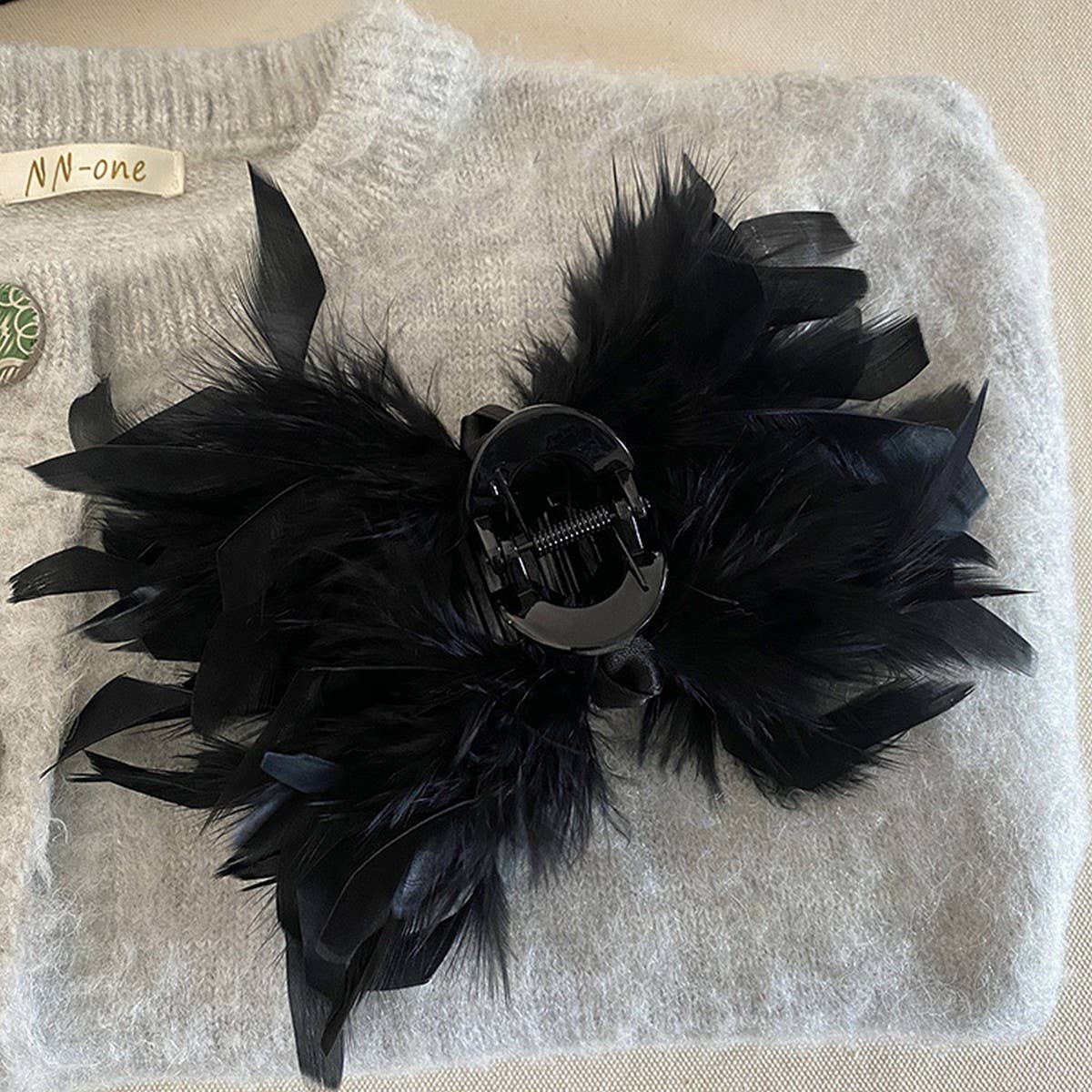 FRENCH OSTRICH FEATHER HAIR CLAW FLUFFY LARGE CLIP_CWAHA4017