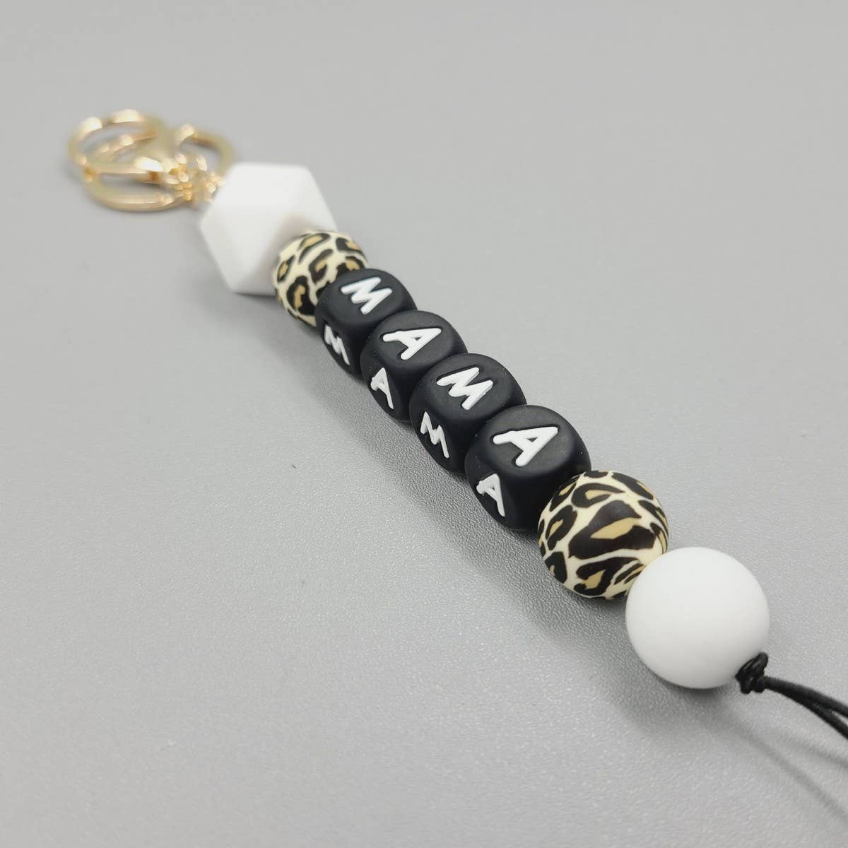 MAMA LETTER SILICONE BEAD KEYCHAIN_CWAJE1063