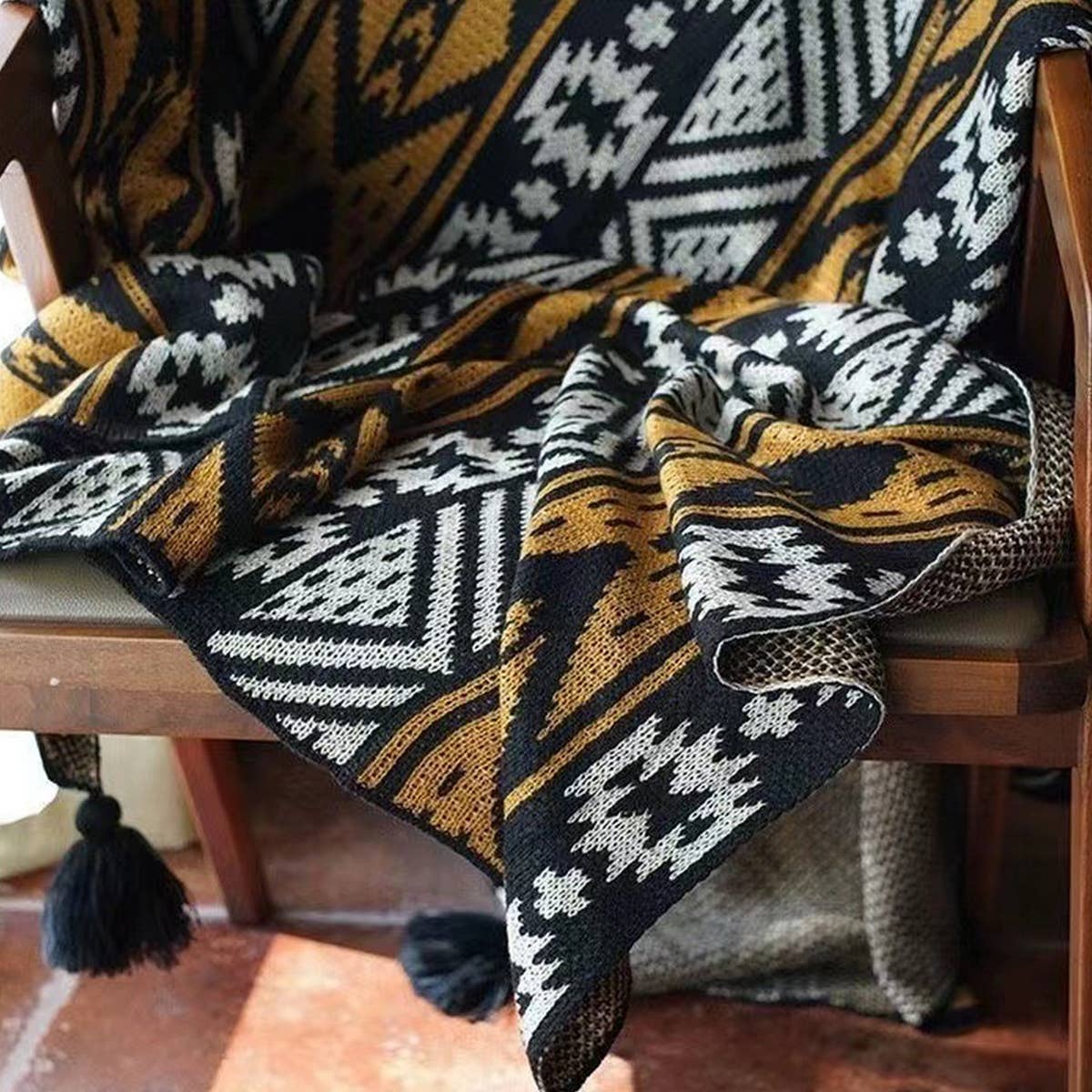 KNITTED GEOMETRIC STRIPE SOFA BLANKET_CWMM0419