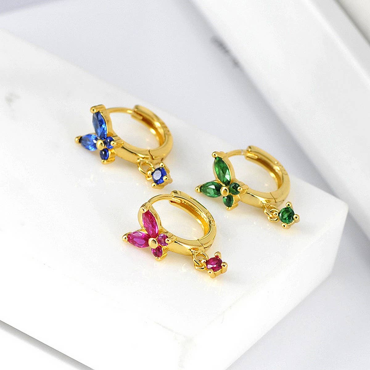 MULTICOLOR BUTTERFLY SIMPLE TEMPERAMENT EARRINGS_CWAJE1721