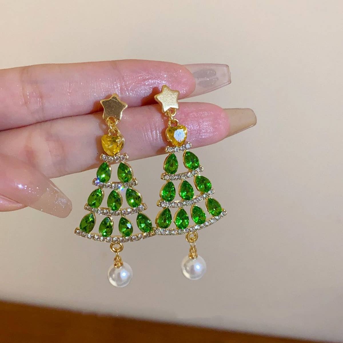 DIAMOND DEER HEAD SNOWFLAKE EARRINGS_CWAJE2408