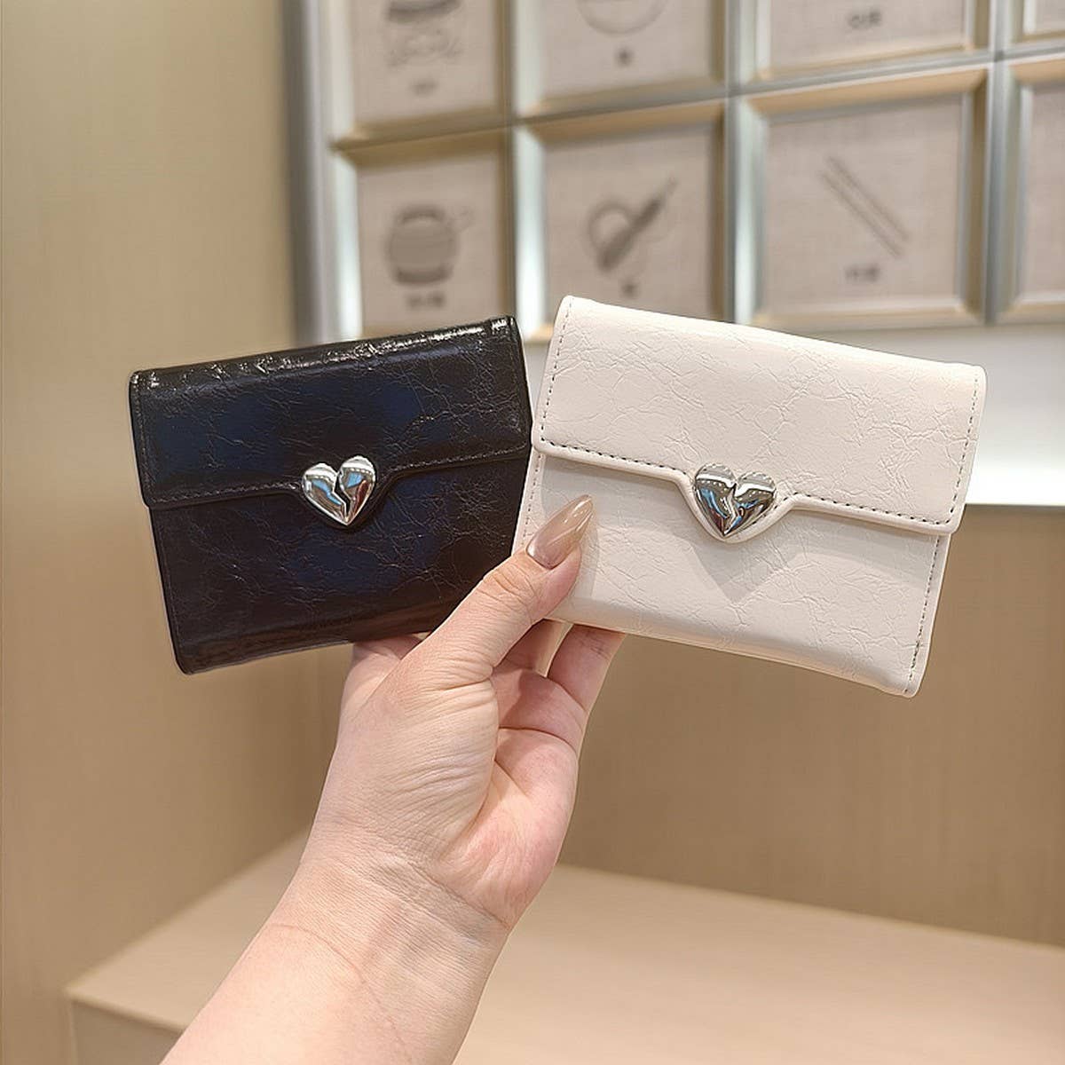 Solid Color Heart Trifold Slim Short Wallet_Cwab06199