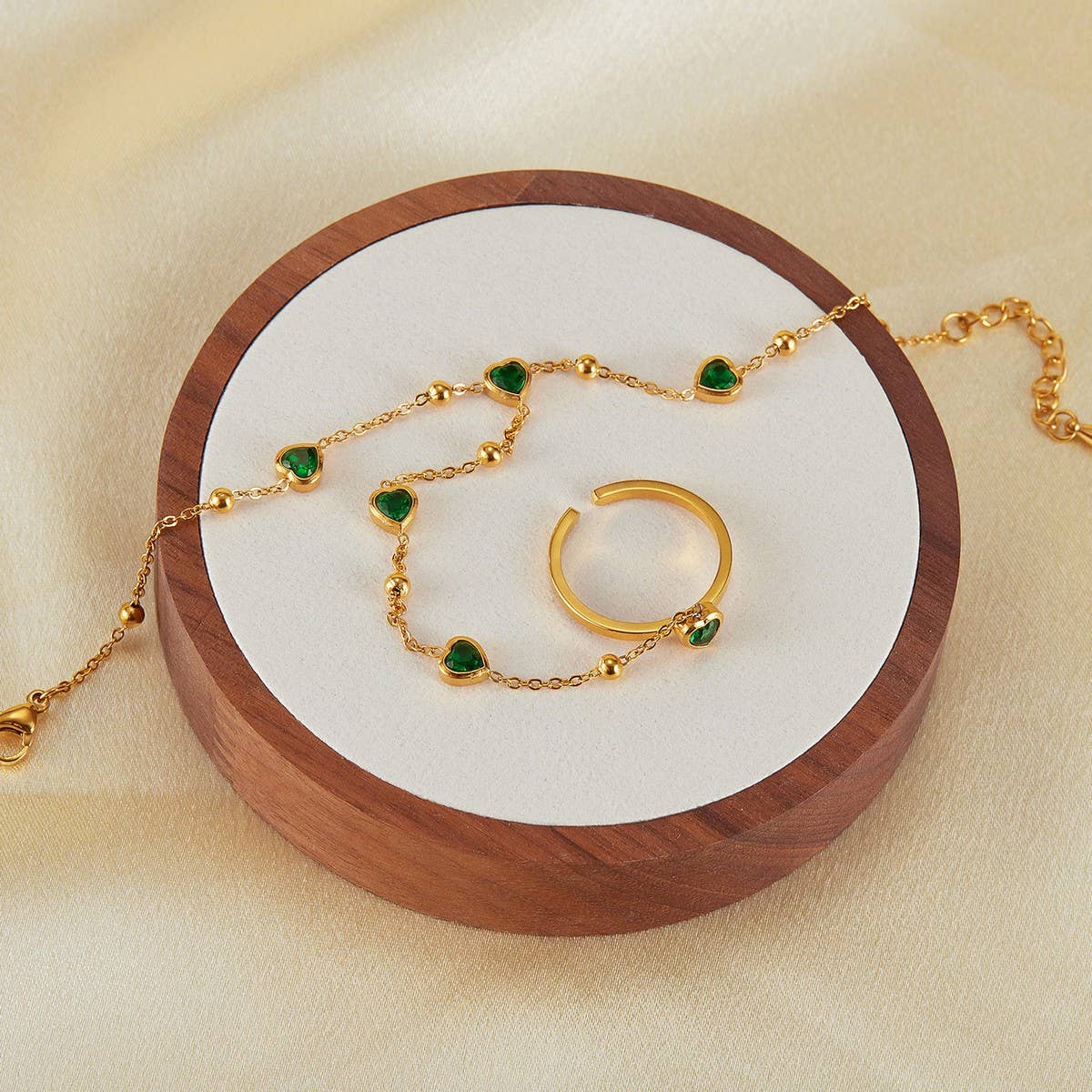 EMERALD HEART ZIRCON HAND CHAIN FOR WOMEN_CWAJE4788