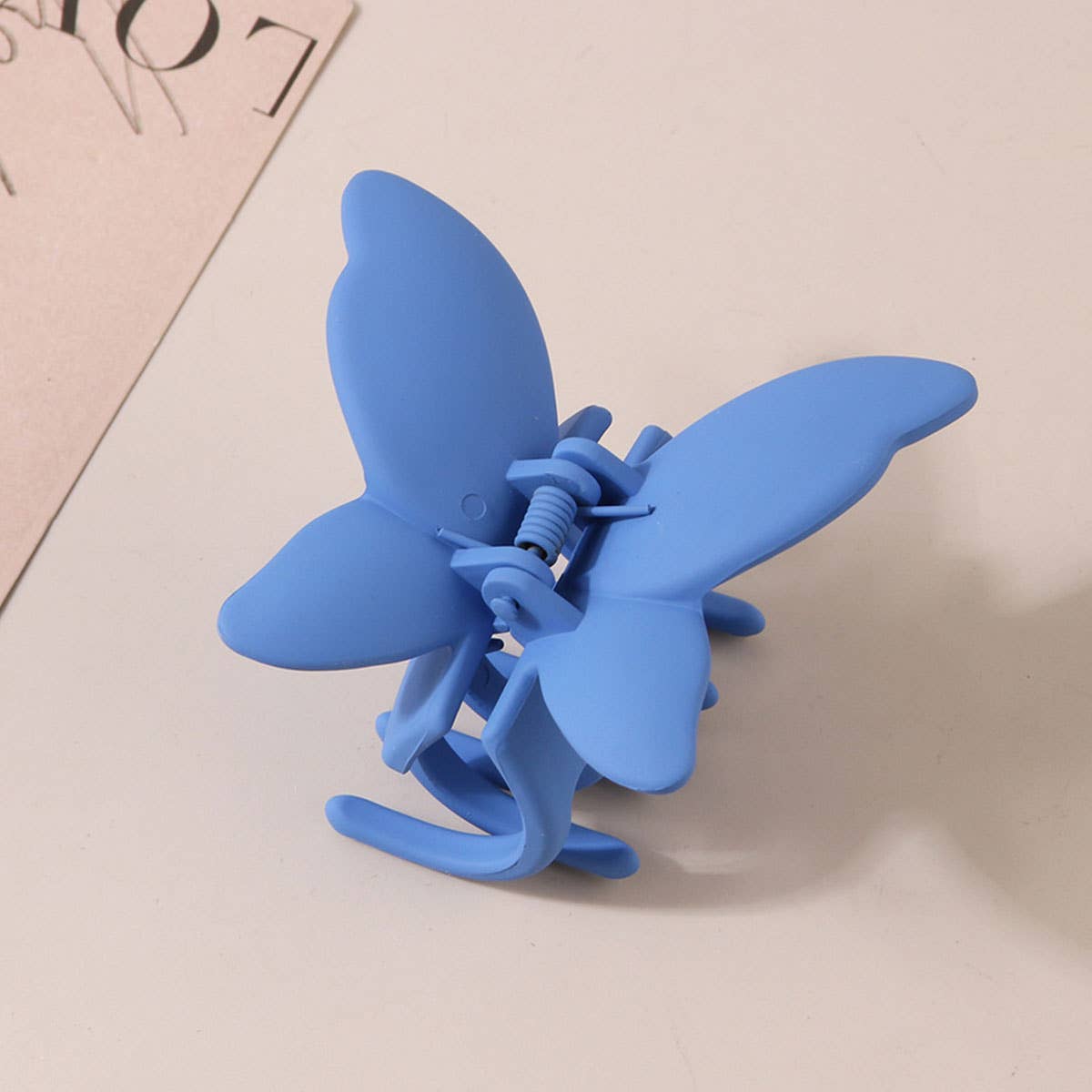 MATTE BUTTERFLY HAIR CLAW CLIP STRONG STYLISH_CWAHA0087
