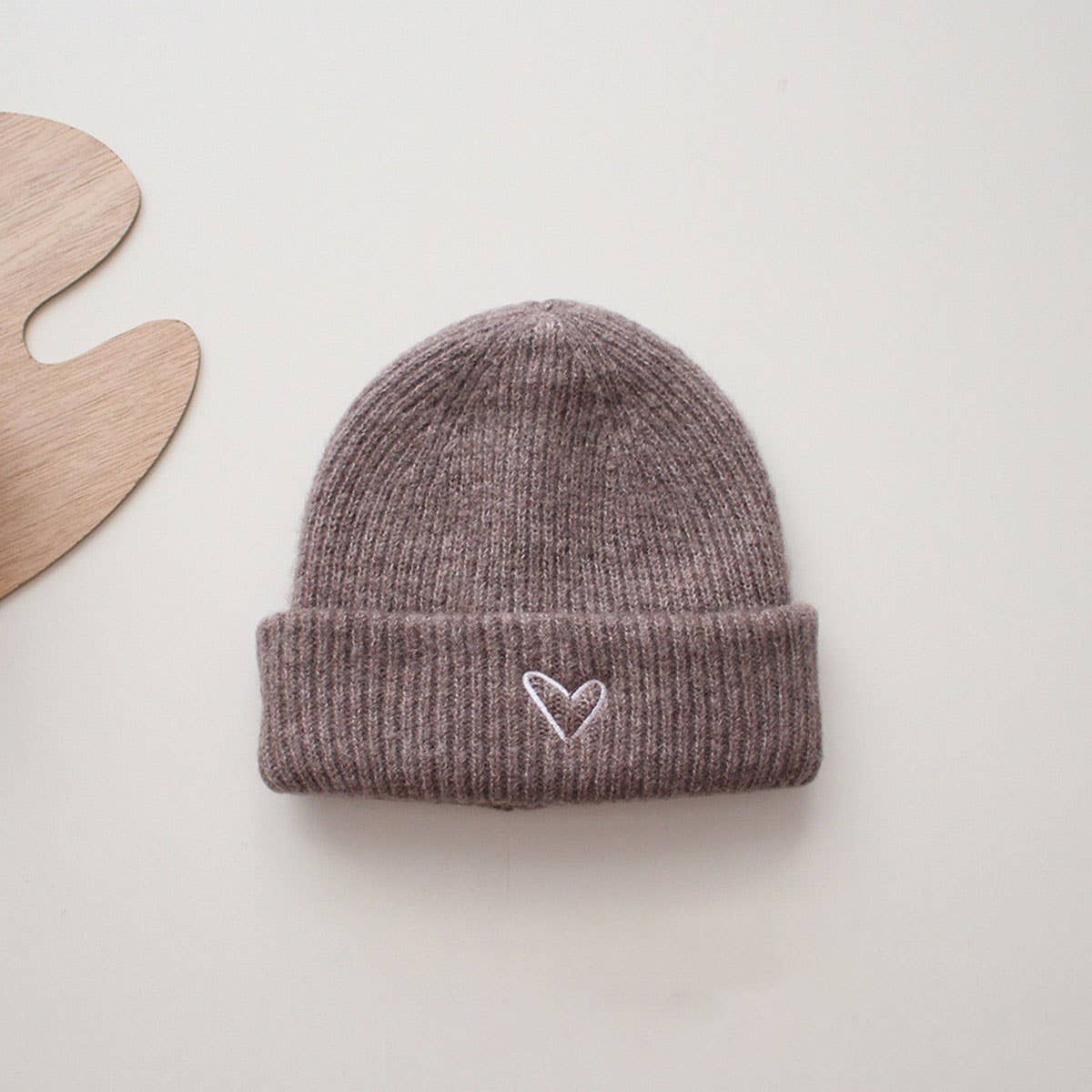 CHILDRENS STYLISH EMBROIDERED HEART KNITTED HAT_CWAH2934