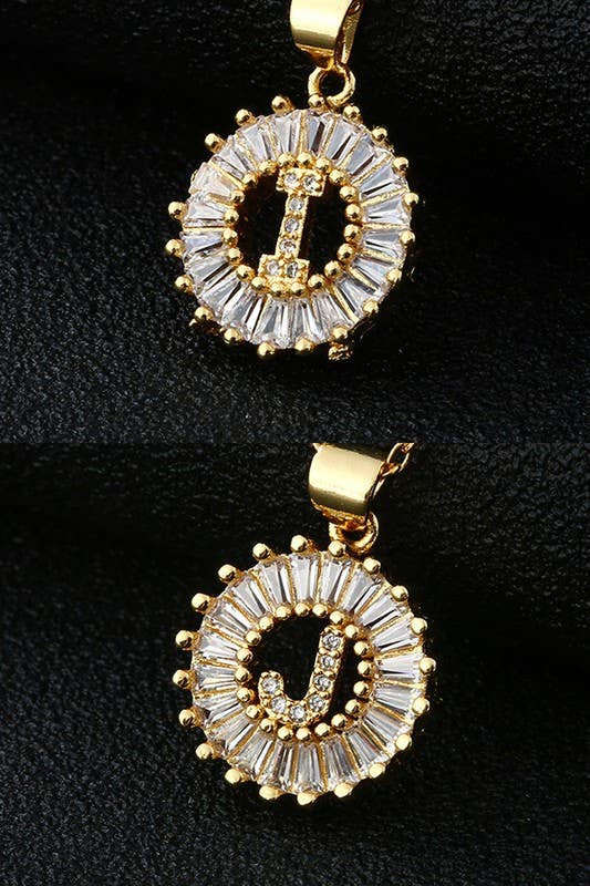 A Z ALPHABET LETTER SUN PENDANT NECKLACE_CWAJE055 B20221